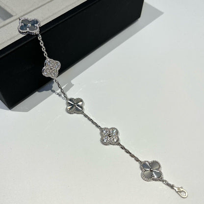 [Everoly JW]  CLOVER 5 MOTIF LASER BRACELET COLLECTION