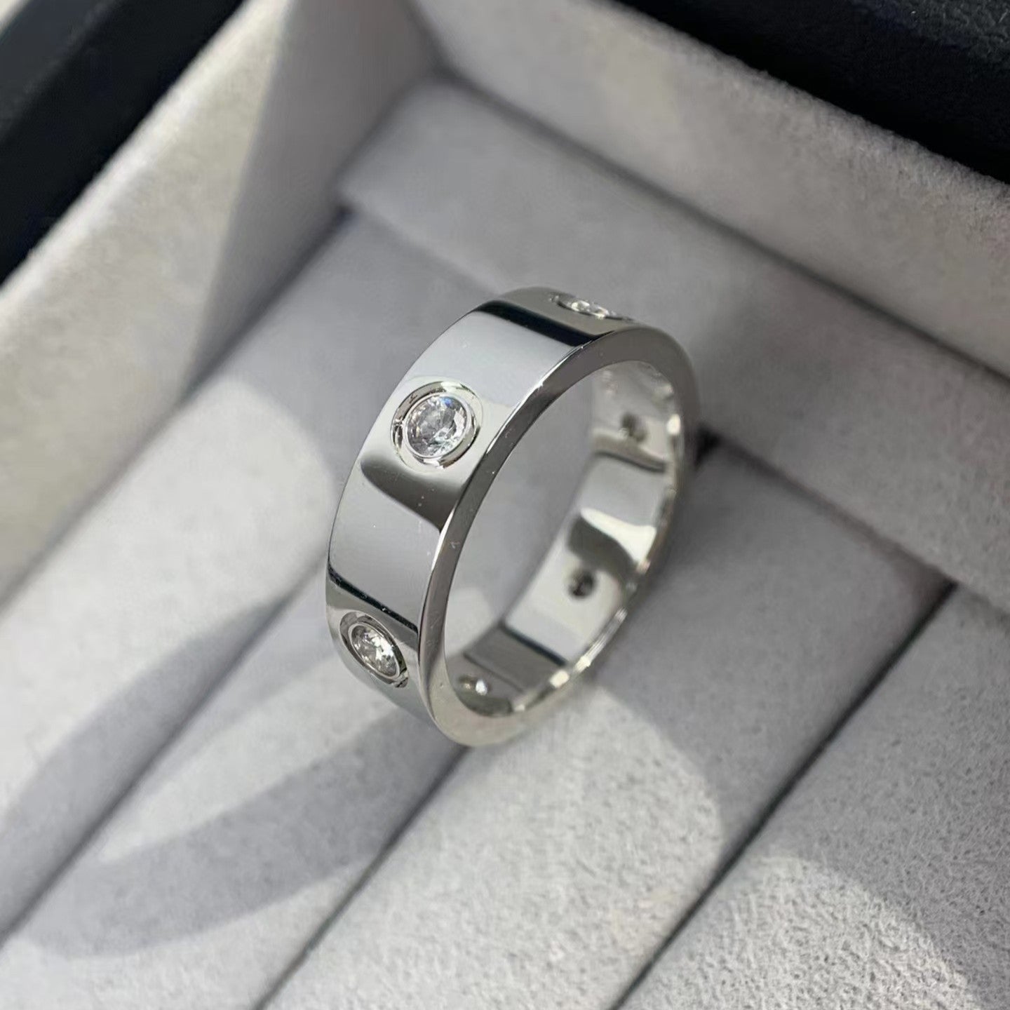 [Olivia JW]LOVE RING 5.5MM 6 DIAMONDS SILVER