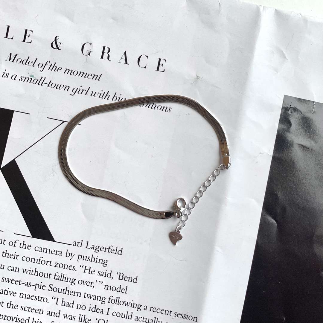 [Olivia JW]Flat Snake Bone Chain Blade Necklace