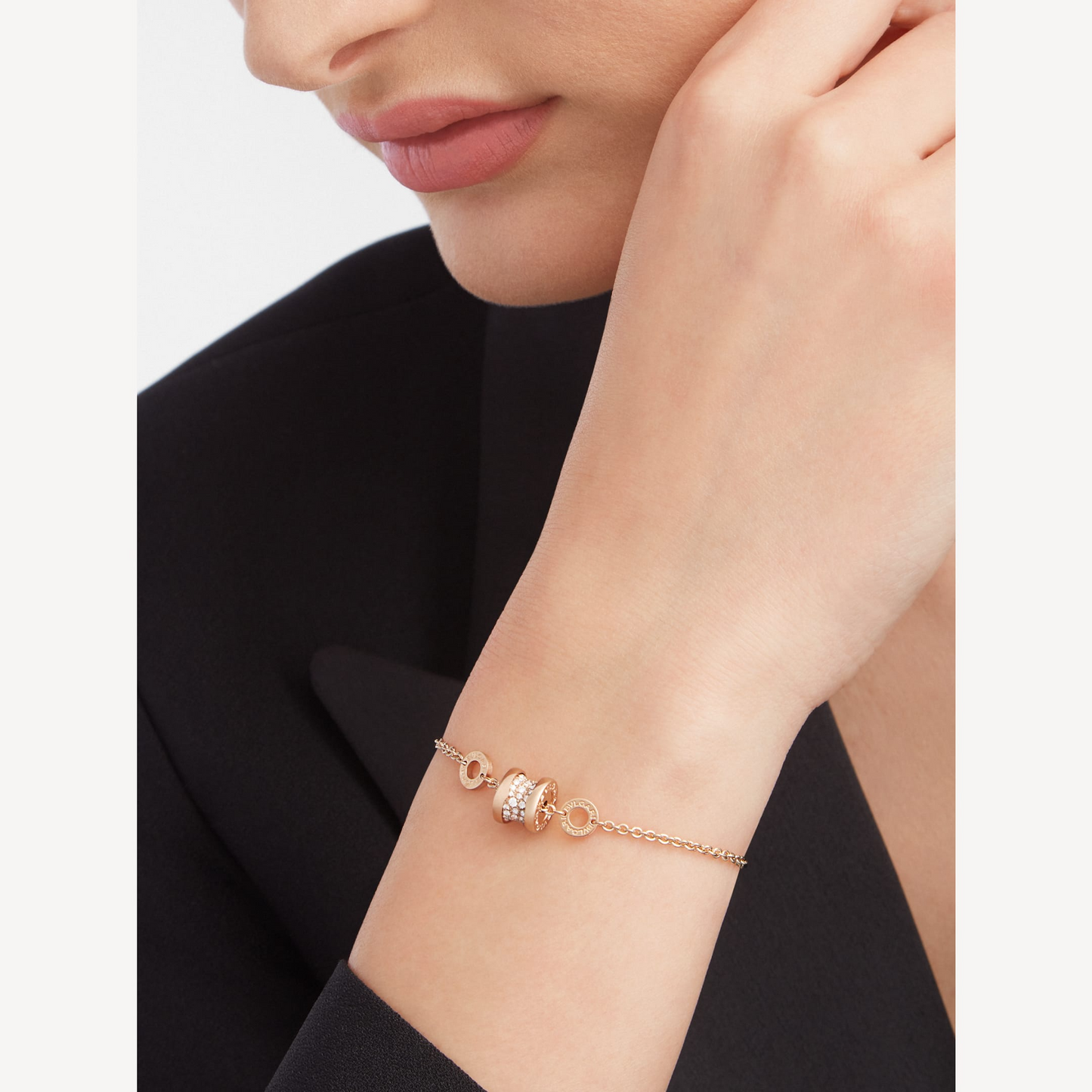 [OLIVIA]ZERO 1 SOFT PINK GOLD WITH PAVED DIAMONDS ON THE SPIRAL BRACELET