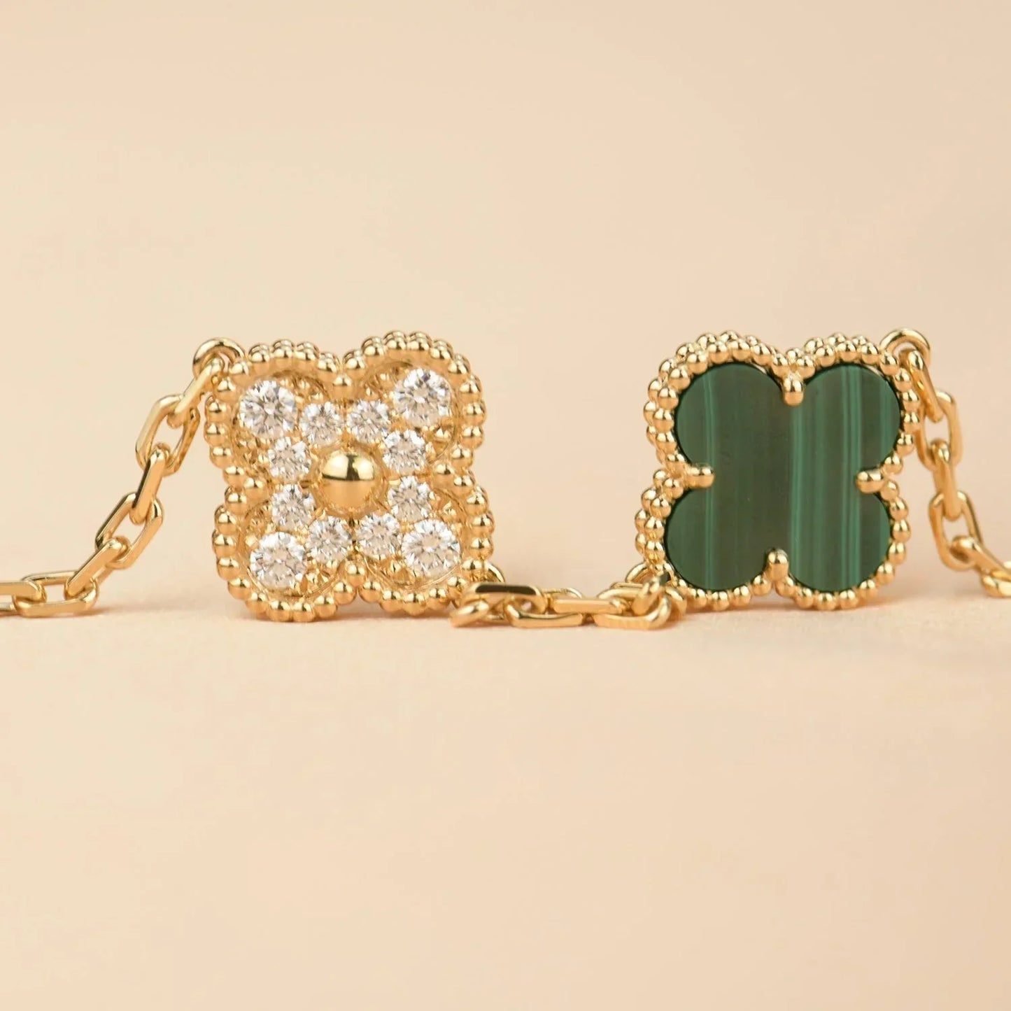[Everoly JW]  CLOVER 5 MOTIF MALACHITE BRACELET COLLECTION