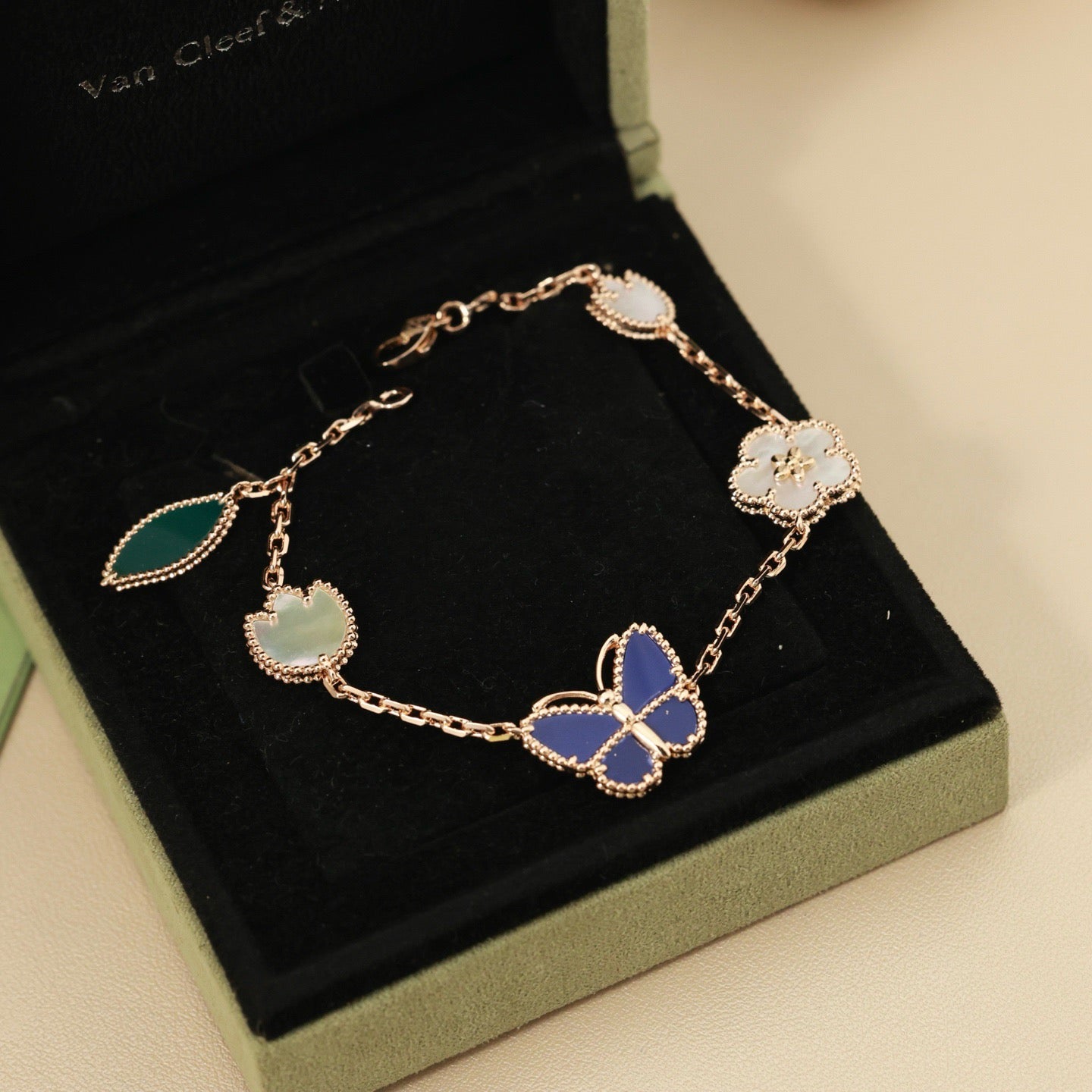 [Olivia Jewelry]LUCKY SPRING BUTTERFLY 5 MOTIF BRACELET