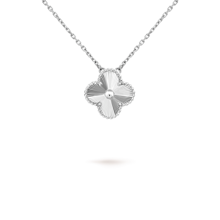 [Olivia JW]CLOVER 15MM LASER NECKLACE SILVER