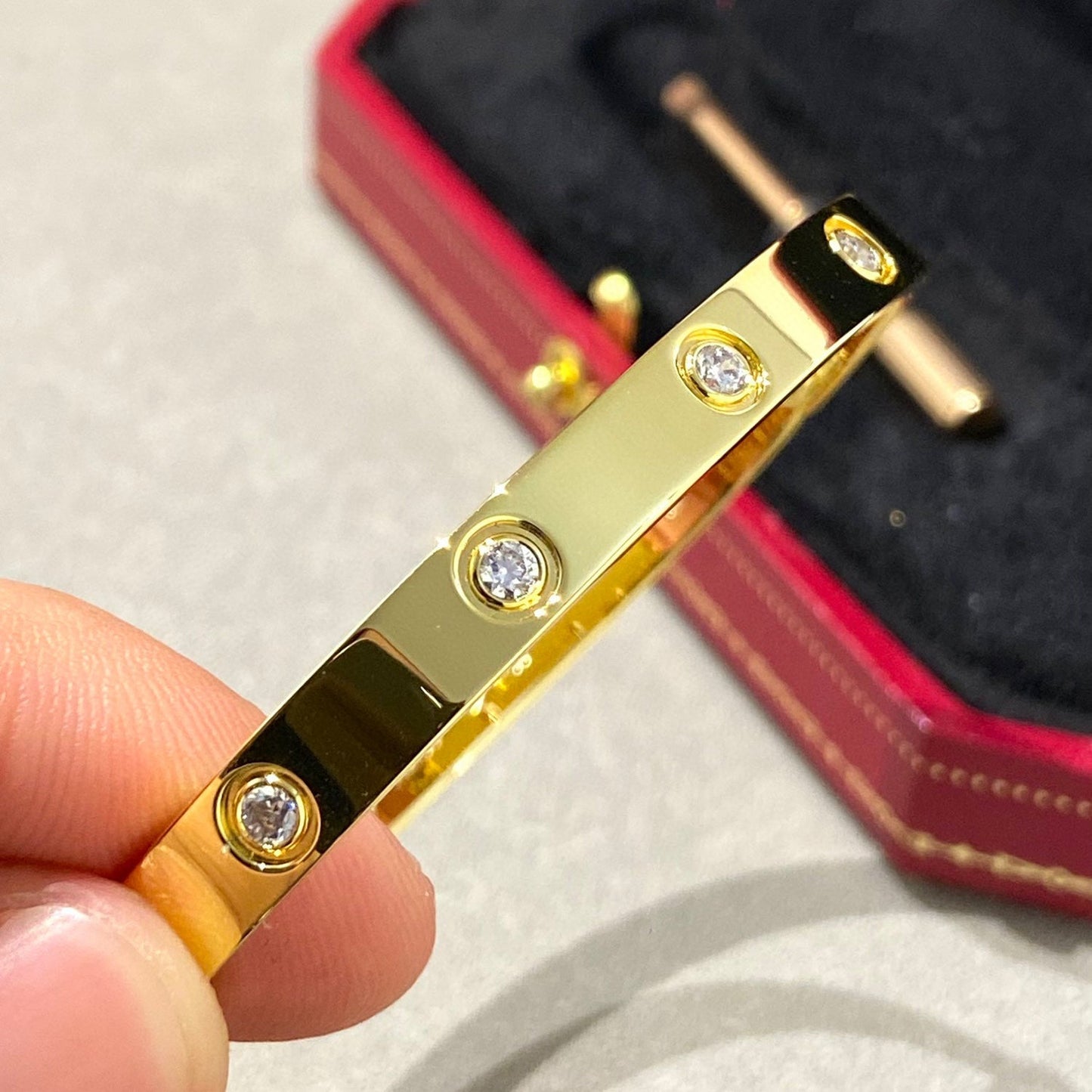 [Everoly JW] LIEBESARMBAND 6,1 MM 10 DIAMANTEN