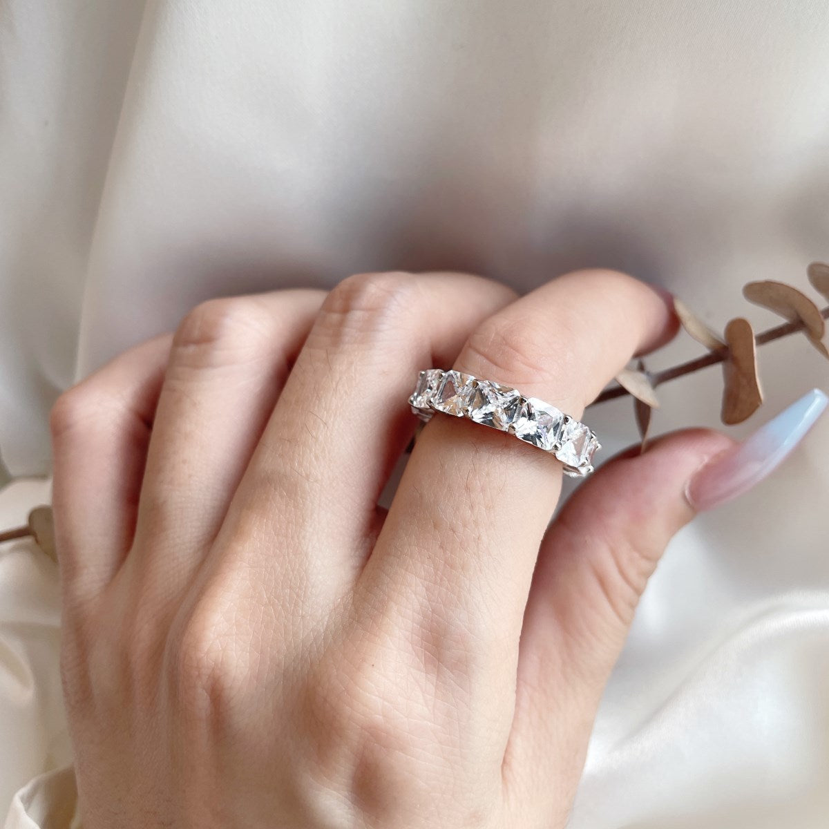[Everoly JW]Elegant Princess Cut Tennis Ring