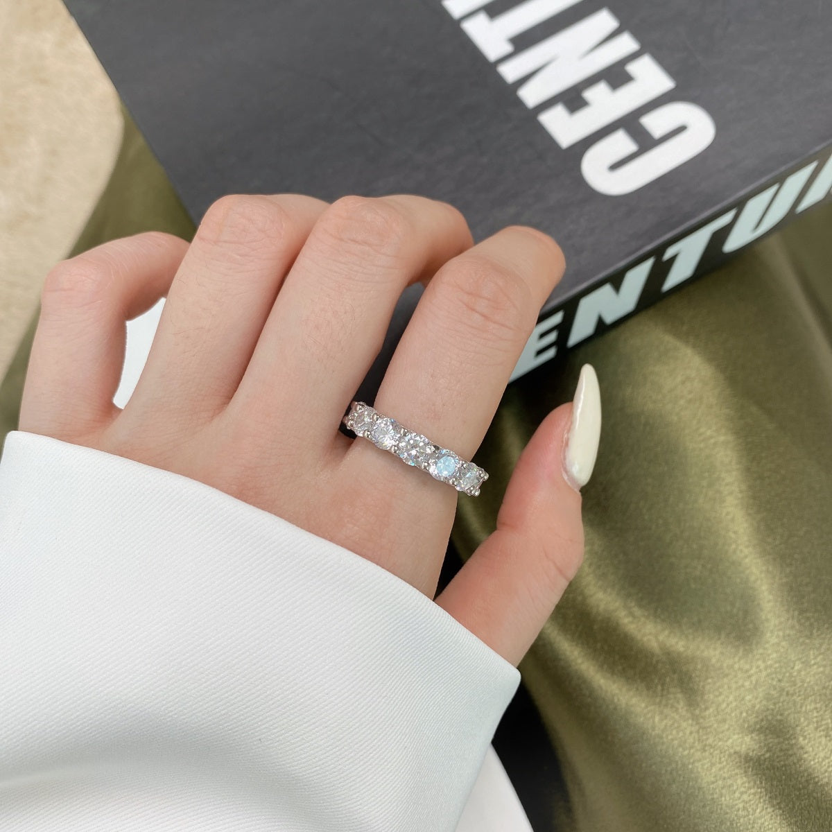 [Olivia JW]Gorgeous Round Cut Tennis Ring