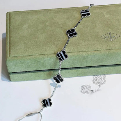 [Everoly JW]  CLOVER 5 MOTIF PULSAR STONE BRACELET COLLECTION