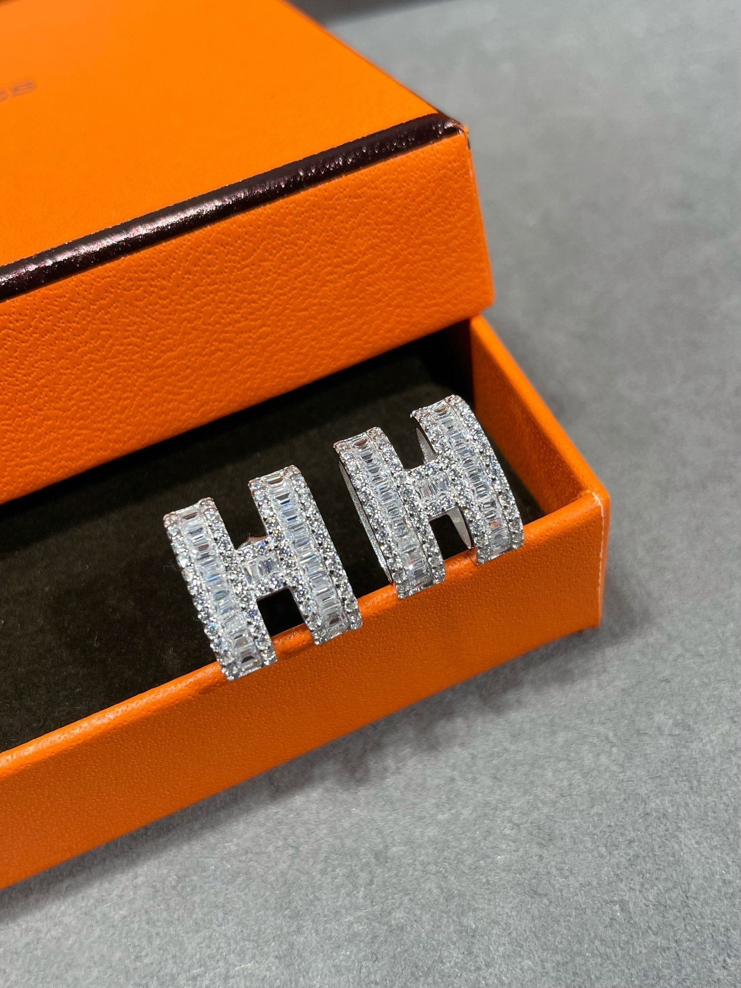 [Everoly JW]H Ohrstecker mit silbernen Diamanten