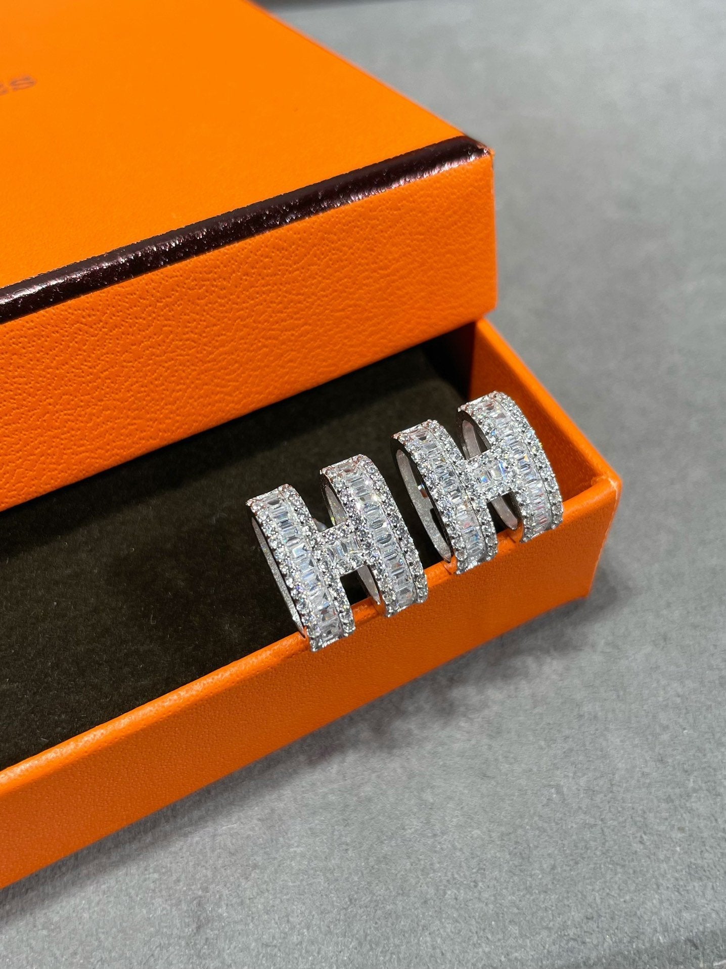 [Everoly JW]H Ohrstecker mit silbernen Diamanten