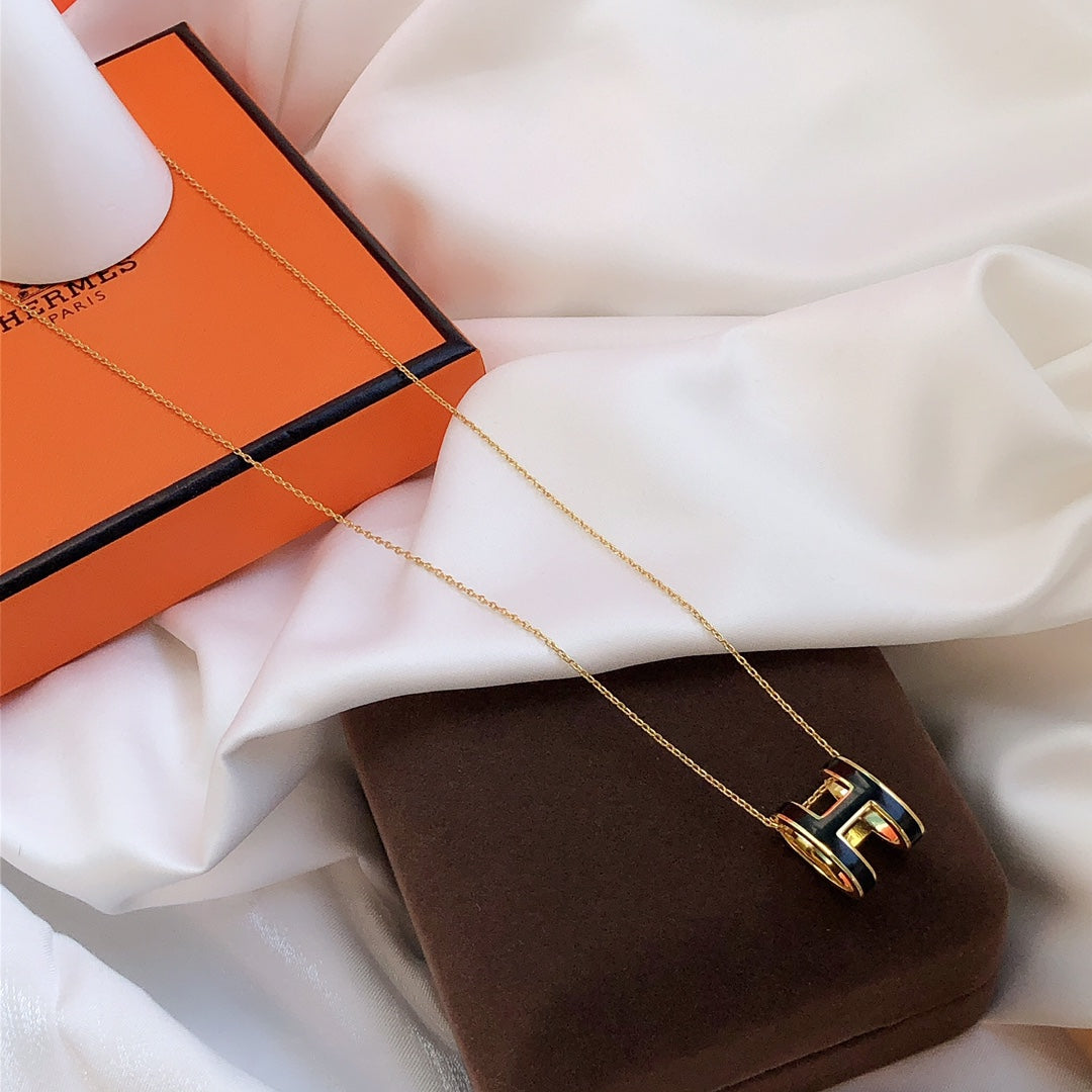 [Everoly JW]HM CLIC BLACK ENAMEL GOLD NECKLACE