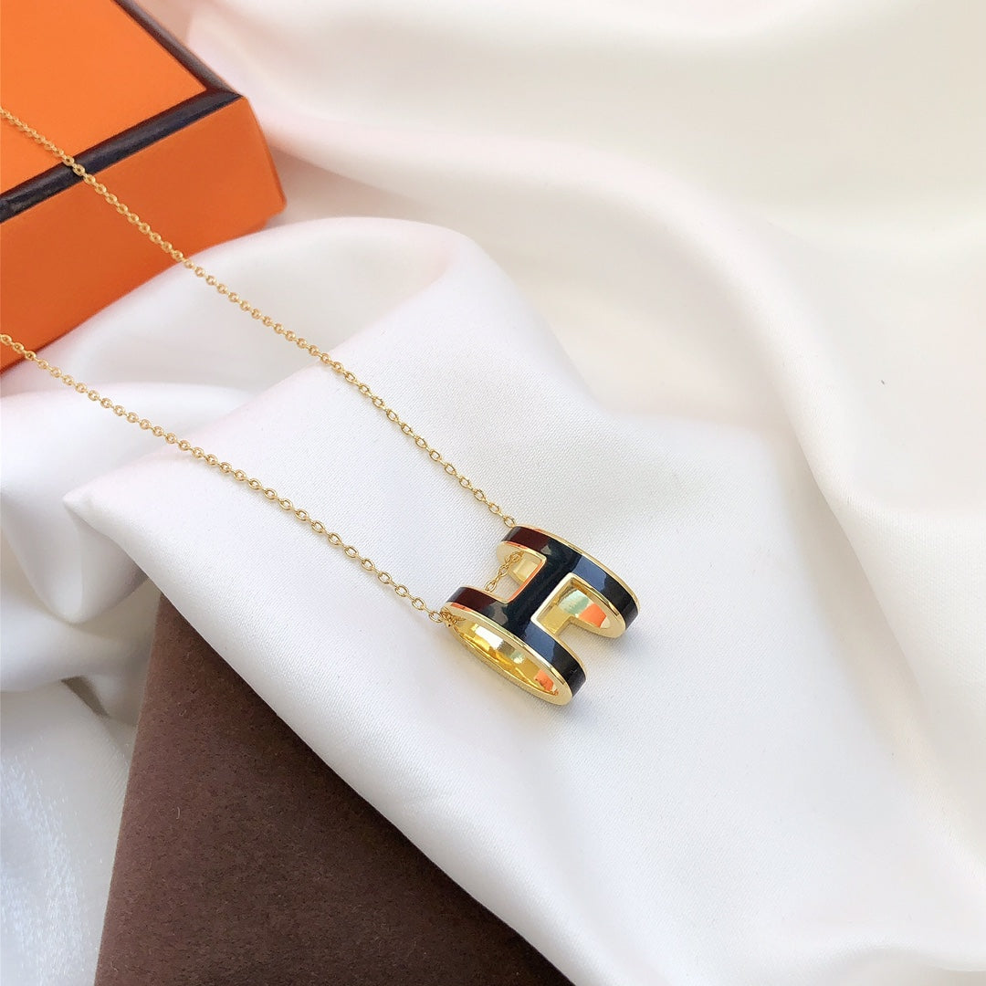 [Everoly JW]HM CLIC BLACK ENAMEL GOLD NECKLACE