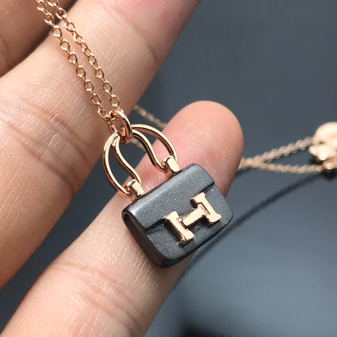 [Everoly JW]レディース HM アミュレット コンスタンス ペンダントネックレス
