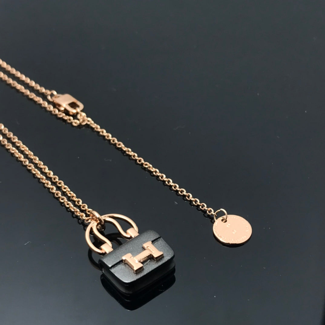 [Olivia JW]WOMEN'S HM AMULETTES CONSTANCE PENDANT NECKLACE
