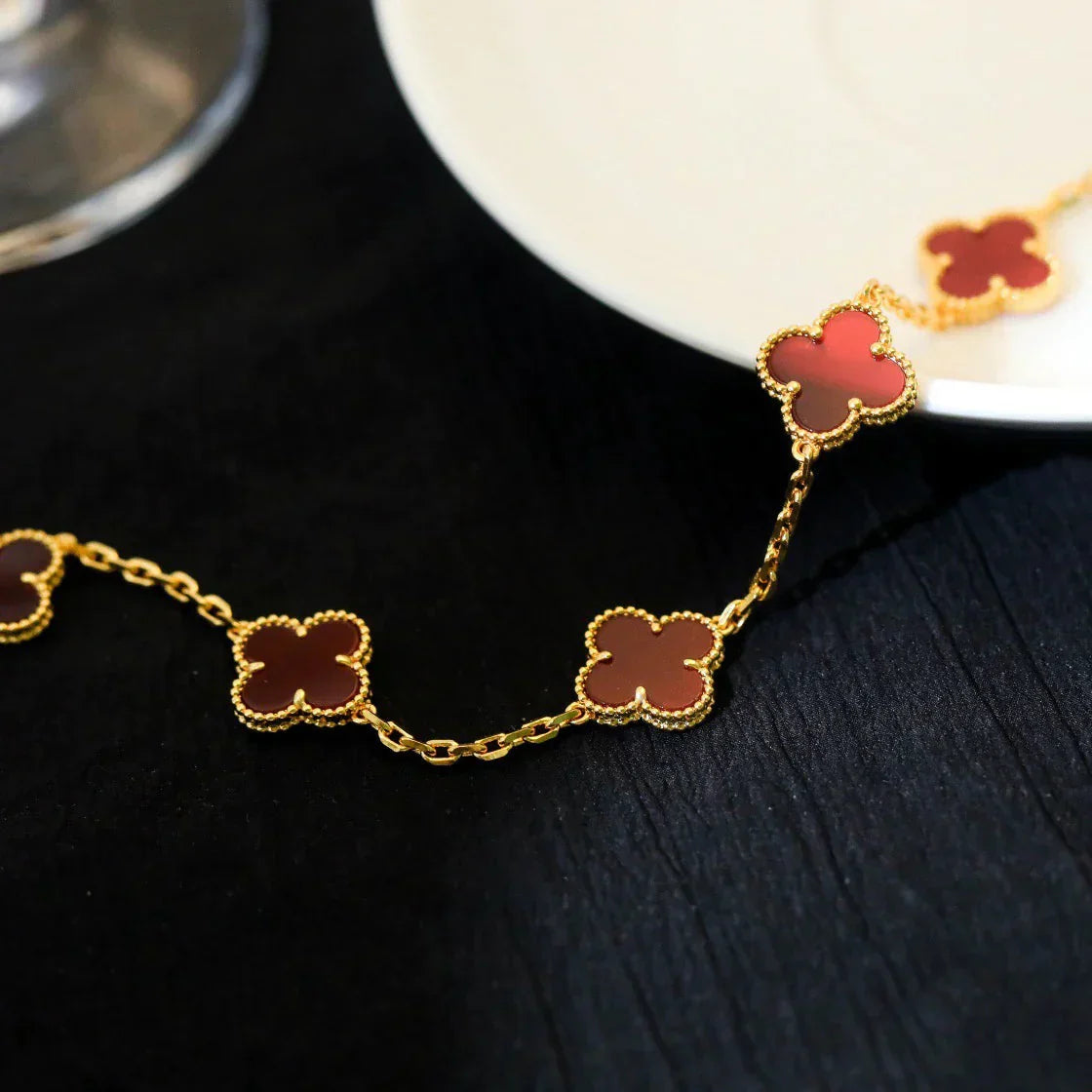 [Everoly JW]  CLOVER 5 MOTIF RED CORNELIAN BRACELET COLLECTION