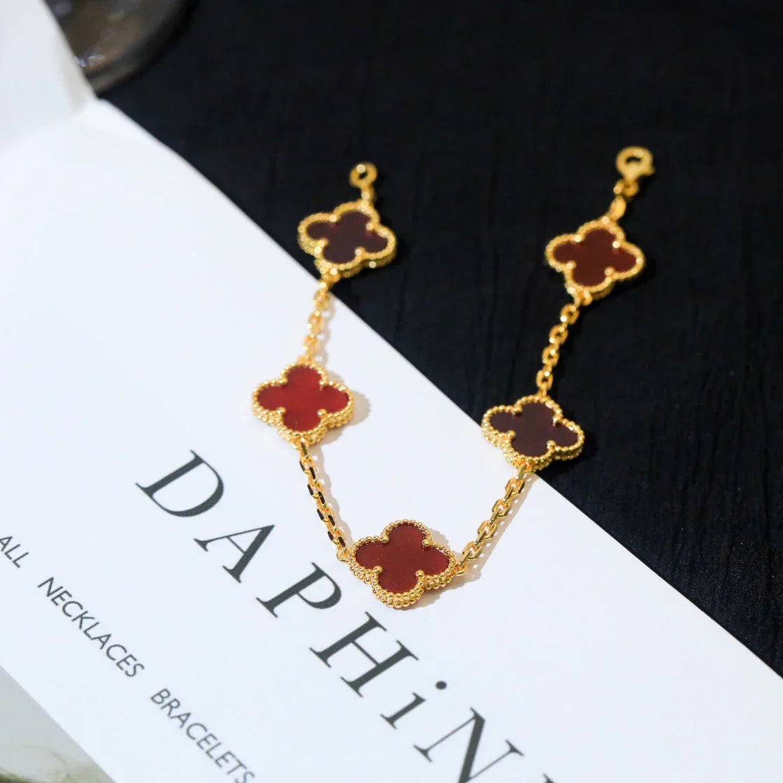 [Everoly JW]  CLOVER 5 MOTIF RED CORNELIAN BRACELET COLLECTION