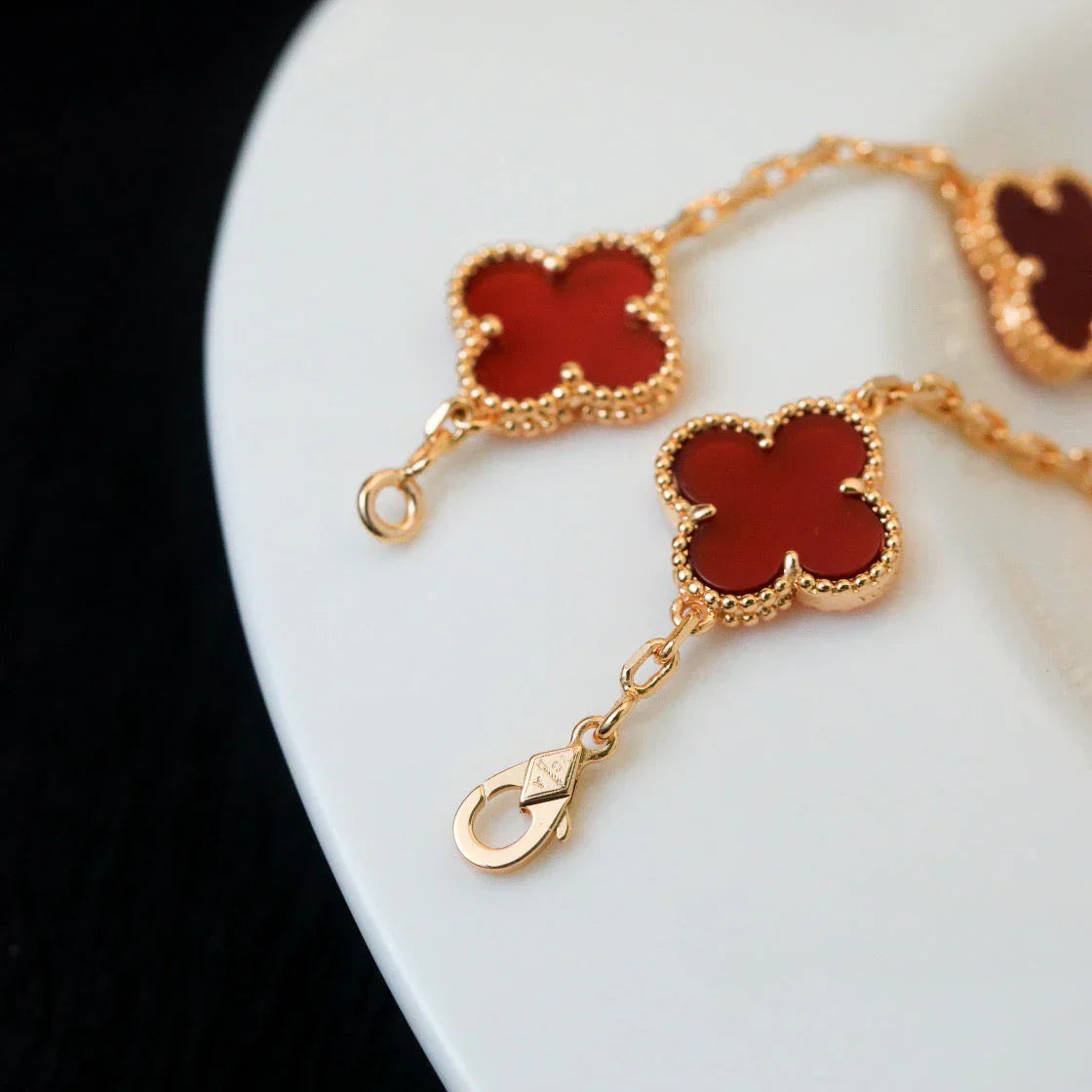 [Everoly JW]  CLOVER 5 MOTIF RED CORNELIAN BRACELET COLLECTION