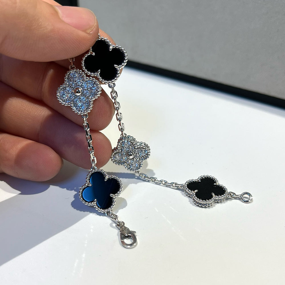 [Everoly JW]  CLOVER 5 MOTIF ONYXS BRACELET COLLECTION