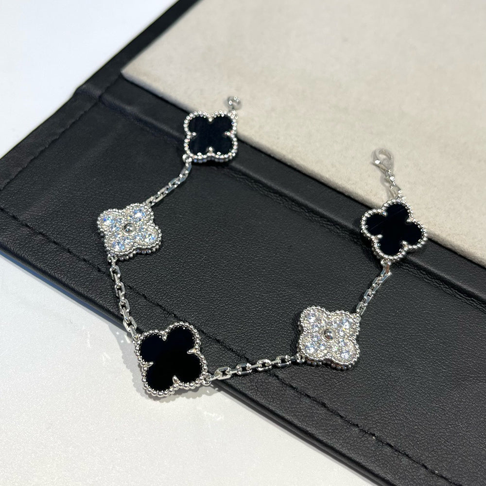 [Everoly JW]  CLOVER 5 MOTIF ONYXS BRACELET COLLECTION