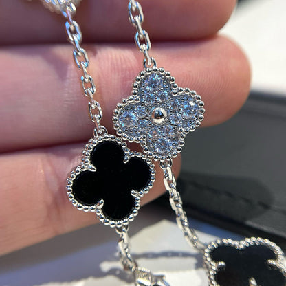 [Everoly JW]  CLOVER 5 MOTIF ONYXS BRACELET COLLECTION