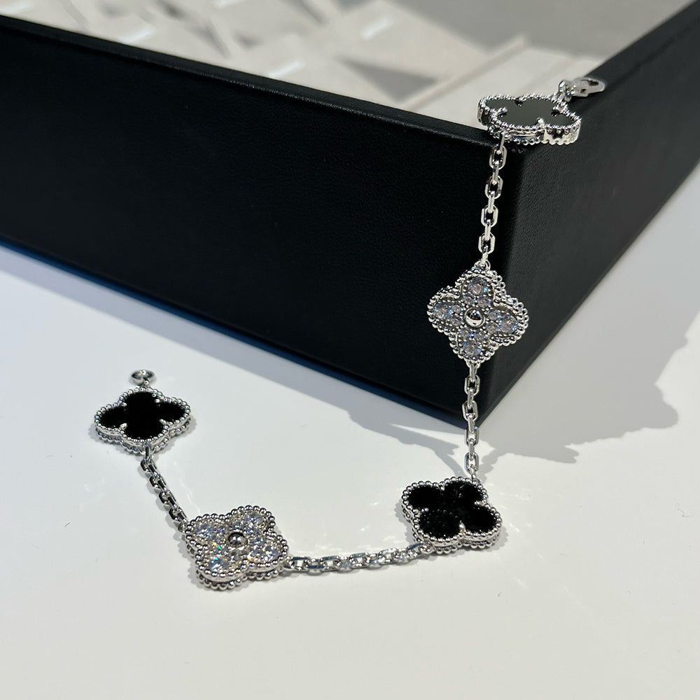[Everoly JW]  CLOVER 5 MOTIF ONYXS BRACELET COLLECTION