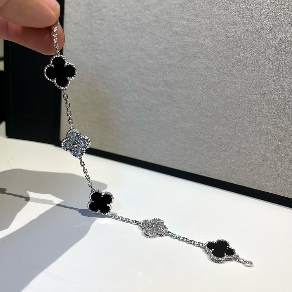 [Everoly JW]  CLOVER 5 MOTIF ONYXS BRACELET COLLECTION