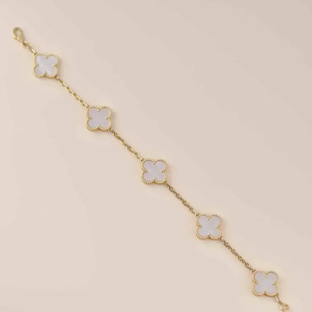 [Everoly JW] CLOVER WHITE PEARL MOP 5 MOTIF BRACELET COLLECTION