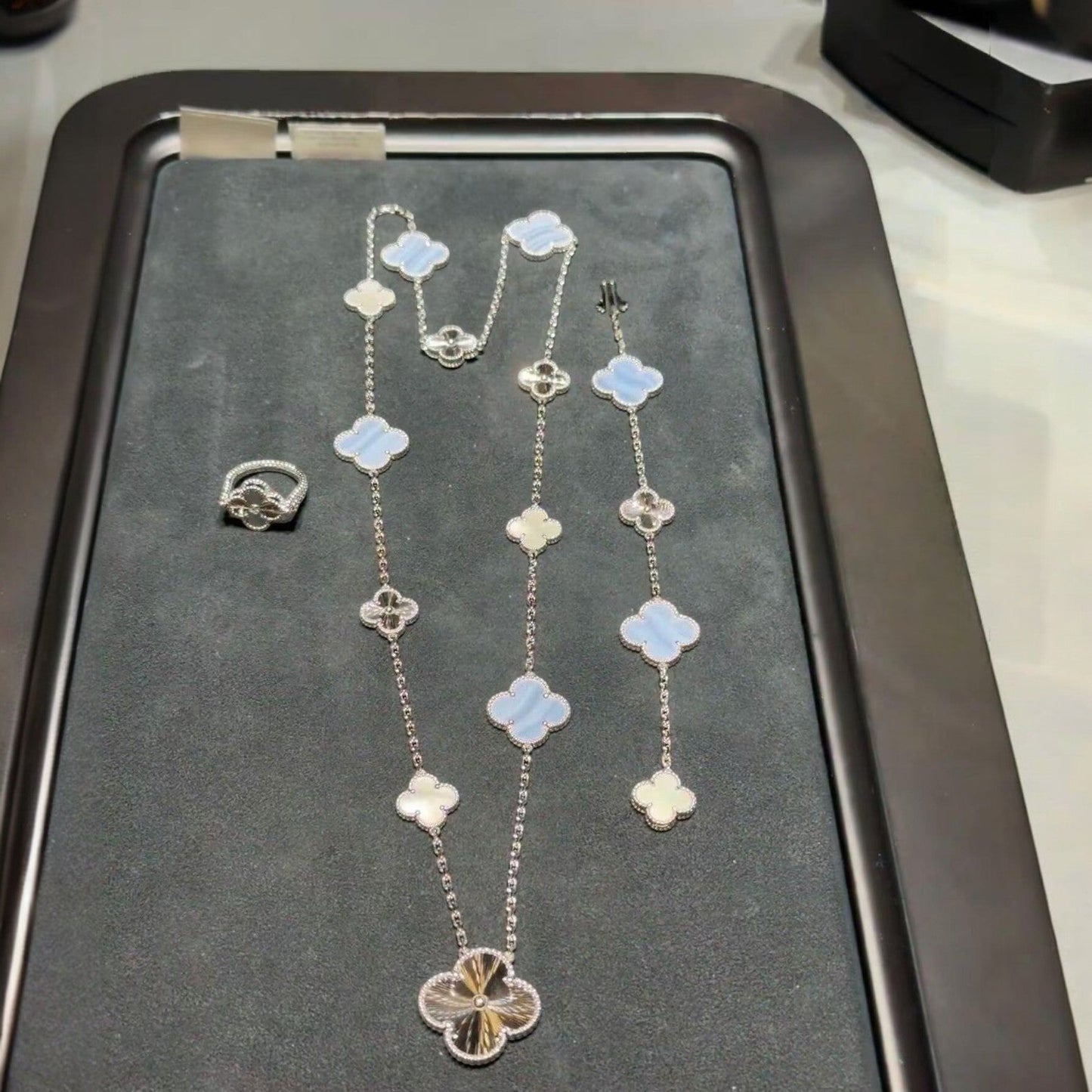 [Everoly JW]DETACHABLE CLOVER 15(11+4) FLOWER SILVER NECKLACE SET